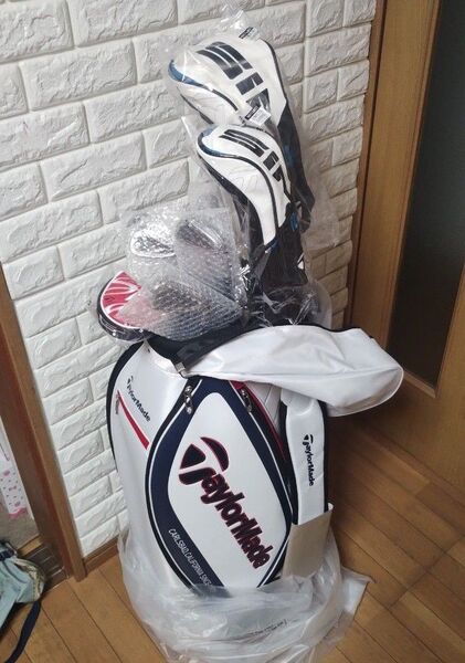 ★右用 レギュラー ゴルフセット★Taylormade Taylor made テイラーメイド キャディバッグ ドライバー フェア