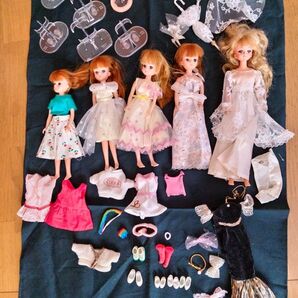 昭和・レトロ・希少・Liccaリカちゃん人形5体+ドレス+アクセサリーまとめて +マイク(8枚目の写真)