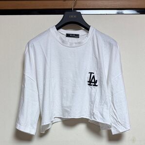 VIVID LADY LA ロサンゼルス ロゴ刺繍 ショート丈 Tシャツ