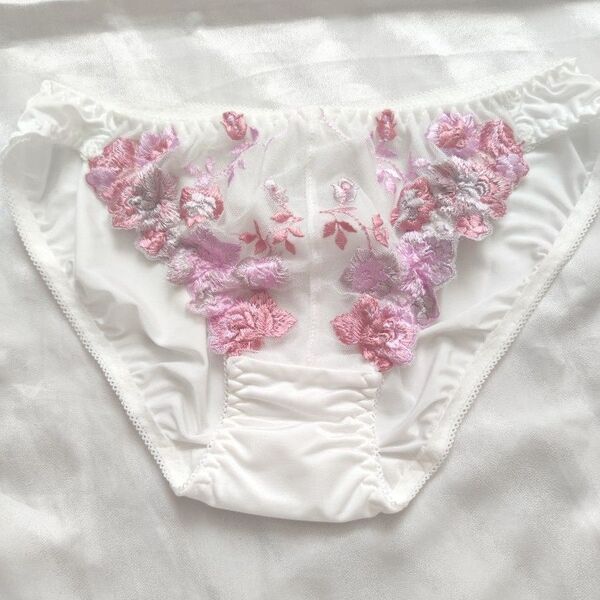 新品未使用 パンティ ショーツ セクシー 刺繍 ホワイト 白 花柄刺繍レース