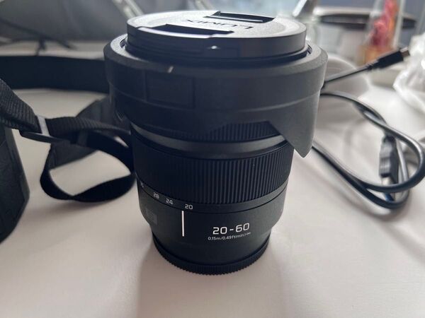 LUMIX S 20-60mm F3.5-5.6 S-R2060