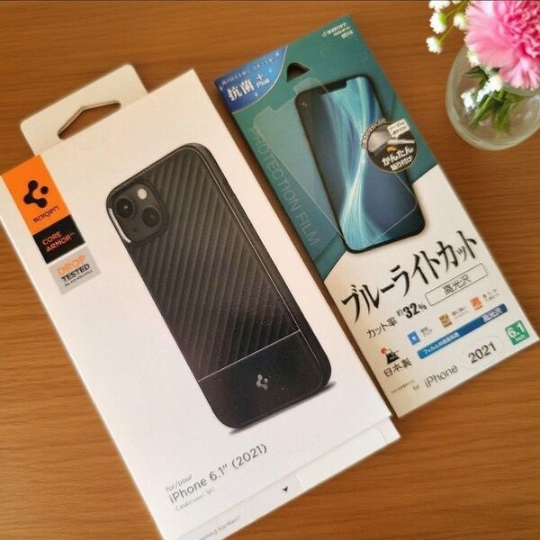 新品 iPhone13/13Pro 用 Spigen 耐衝撃ケース&ラスタバナナ保護フィルム セット マット加工・指紋防止・日本製