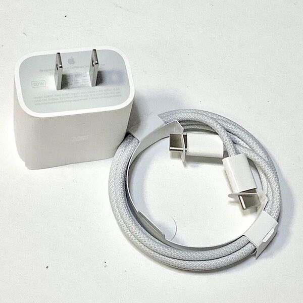 未使用新品 Apple純正 アダプタ&編み込み式ケーブル A2305 USB-C to USB-C iPad & iphone