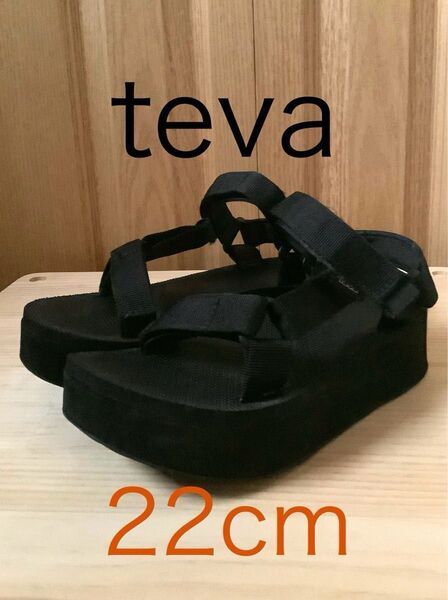 teva フラットフォームユニバーサル 厚底サンダル 5/22cm 黒ブラック 軽量 マジックテープ調節可 キッズレディース テバ