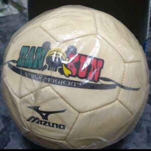 激レア HAN-KUN ミズノ コラボ サイン入り 希少 サッカーボール