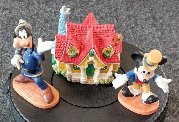 【陶器フィギュア】ディズニーキャラクターミニチュアミッキーハウス ミッキー グーフィー