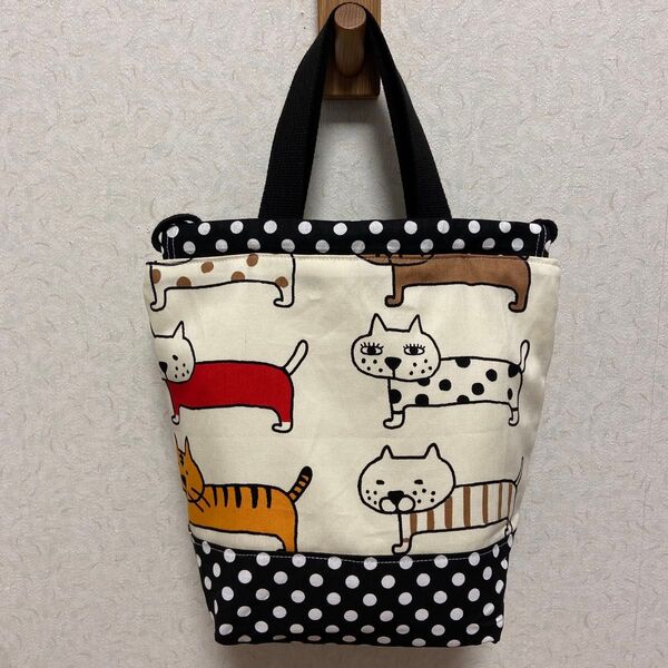 ハンドメイド 保冷保温 お弁当袋 ランチバッグ 巾着袋 ねこ柄 ミルク色 ドット