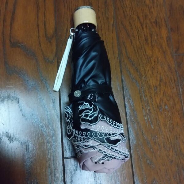 イブサンローラン 日傘 折りたたみ傘 フリル 黒 ピンク