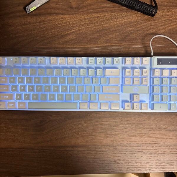 キーボード ライティングつき