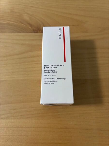 SHISEIDO エッセンス スキングロウ ファンデーション 140 Porcelain