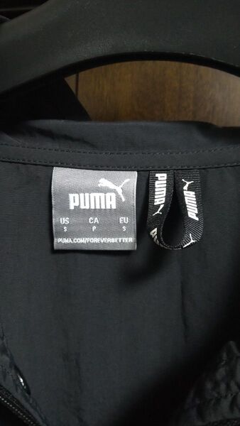 PUMAウィンドブレーカー