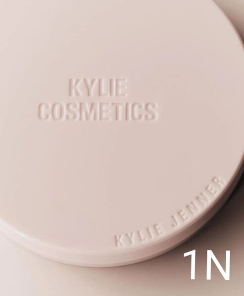 ☆新作☆【ナチュラルブラーパウダーファンデーション:1N】kylie cosmetics カイリーコスメティックス プレゼント