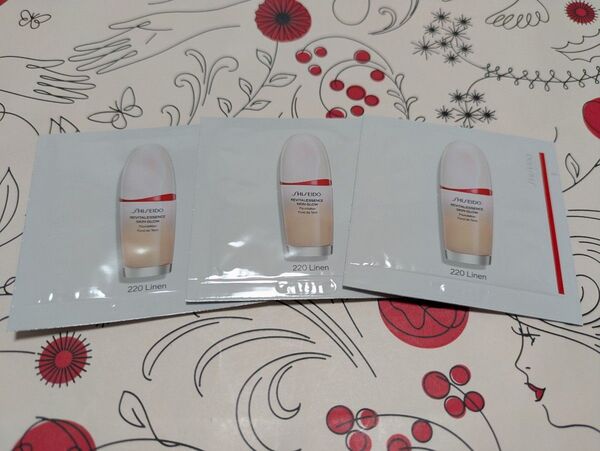 SHISEIDO エッセンス スキングロウ ファンデーション 220Linen