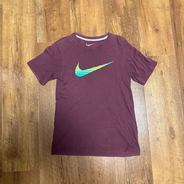 y2k NIKE ナイキ 半袖Tシャツ Tシャツ 半袖 グラフィックプリント 緑スウォッシュロゴ アスレチック 短丈赤 Mサイズ