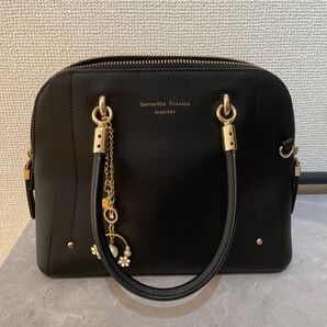 サマンサタバサ ブラック バッグ 2way チャーム付き バンドバッグ ショルダーバッグ