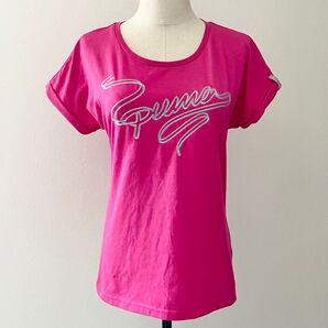 プーマ 筆記体ロゴ Tシャツ