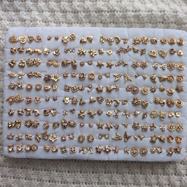 【新品未使用】ピアスセット 金属アレルギー 樹脂ピアス 200点 大量 ゴールド 100ペア アクセサリー ゴールド ピアス