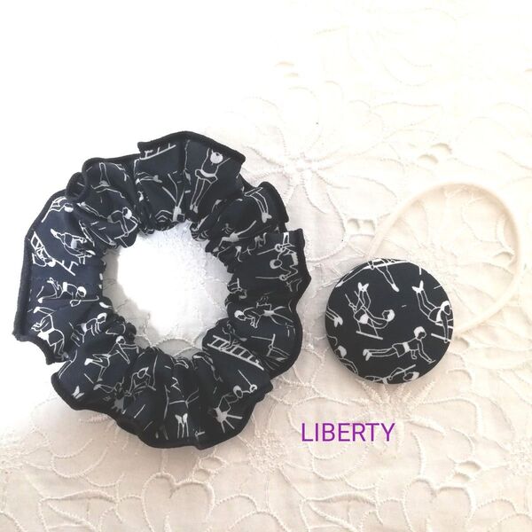LIBERTY タナローンのシュシュ くるみボタンゴムつき gymnagium ジムネイジアム ネイビー