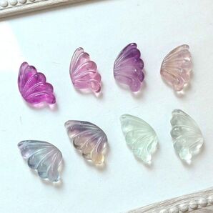 【8枚セット】フローライト 蝶々の羽 カービングルース ハンドメイド 宝石 蛍石 天然石パーツ フェザー まとめ売り