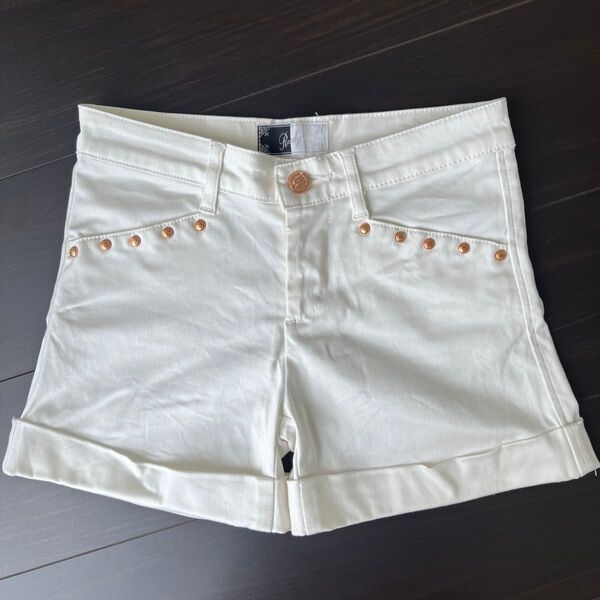 Rady 金ボタン 白 ショートパンツ