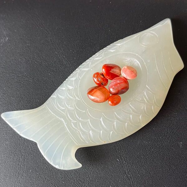 古翡翠 和田玉 羊脂白玉 古玉 彫刻 手彫り 魚 器 ネフライト 軟玉 中国王朝 アンティーク 置物 希少 ホワイトジェイド