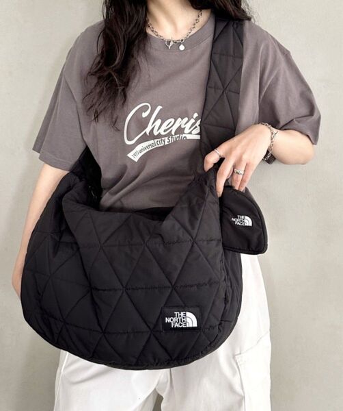 【新品未使用】韓国ノースフェイスホワイトレーベルURBAN BIG SHOULDERBAGキルティングショルダーホーボーバッグ黒