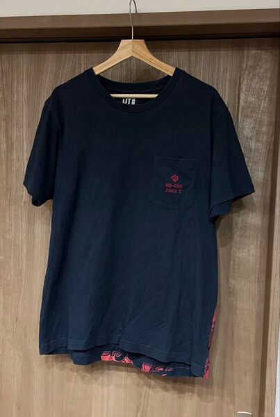 UNIQLO「機動戦士ガンダム 40周年記念 グラフィックT」 ザクⅡ ジオン軍 古着 メンズ XL ユニクロ 半袖 Tシャツ