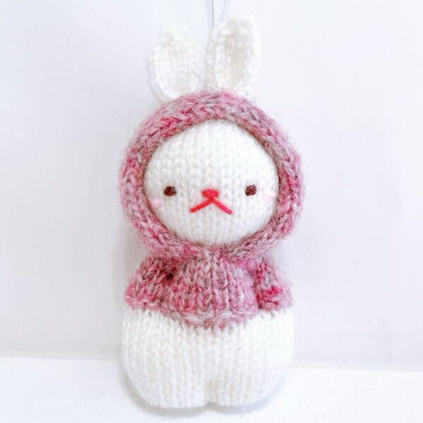 あみぐるみ スウェーデンドール ストラップチャーム キーホルダー ハンドメイド 【フードのうさぎさん】