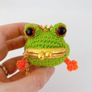 アカメアマガエル ミニがま口キーホルダー あみぐるみ ハンドメイド コットン ゴールド 王冠 お守り バッグチャーム