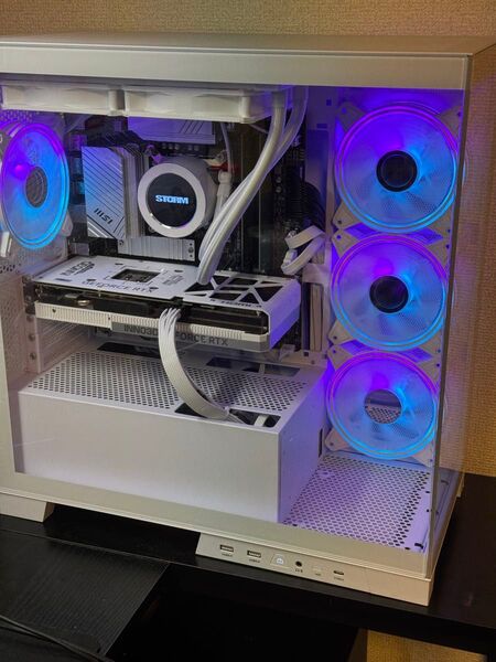 BTOゲーミングPC RTX4070 i7 13700 32GB ストーム