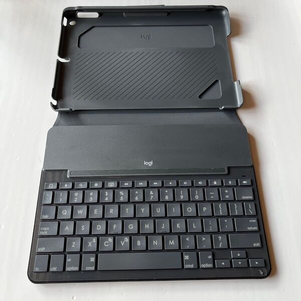 Logicool SLIM FOLIO iPad用キーボード付きケース