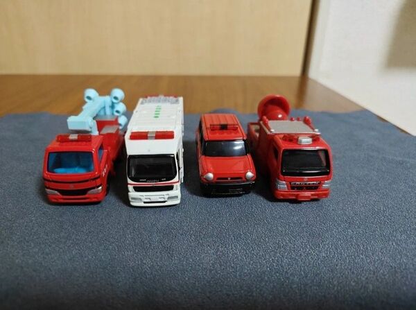 【まとめ売り】いろいろ消防車トミカ4台セット3