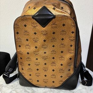美品 MCM リュック バックパック ゴールド