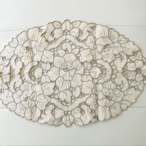 スワトウ刺繍のドイリー テーブルクロス テーブルランナー ベージュ系 敷物 花瓶敷き