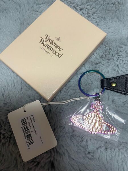 新品 ヴィヴィアンウエストウッド キーホルダー 虹色オーブ 箱タグ付 Vivienne Westwood キーホルダー オーブ