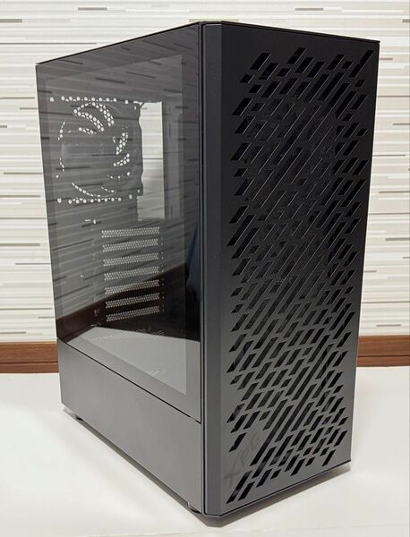コンパクトミドルタワーPCケース ADATA XPG VALOR AIR JP2