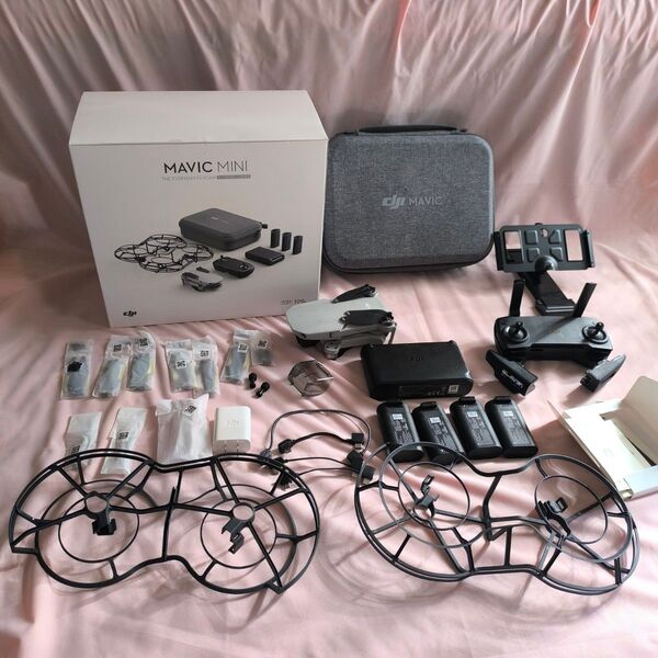 DJI Mavic Mini Fly More Combo(バッテリー4本 + おまけ付き)充電回数少なめ!