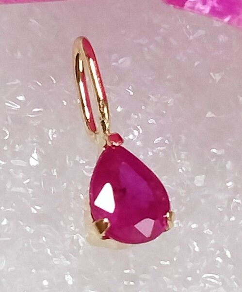 新品K18イエローゴールド天然石 ペンダントトップ0.15CT 1番