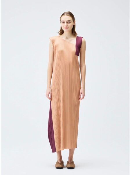 PLEATS PLEASE ISSEY MIYAKE POINTE