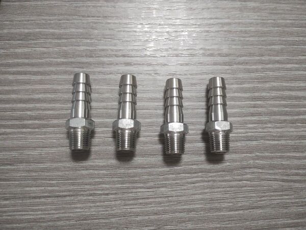 ホースニップル ジョイント PT1/8 配管継手 ステンレス 未使用品 4個セット R1/8