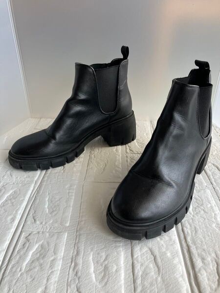 美品 STEVE MADDEN 厚底ショートブーツ トラックソール26.5cm