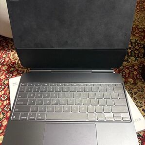 Apple純正 magic keyboard (iPad Pro M4 13インチ用) US配列 美品です