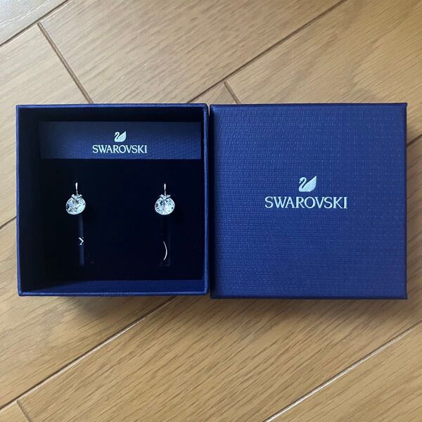 スワロフスキー Swarovski 『Bella V ピアス』 5292855