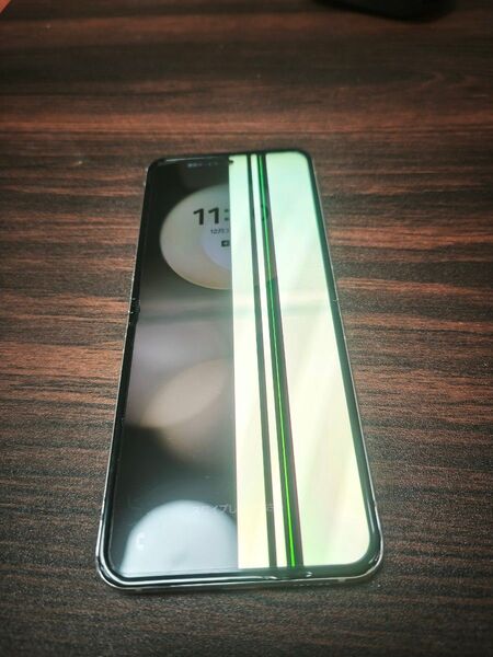 ジャンク Galaxy Flip 5 メイン液晶不具合 背面画面操作問題なし 液晶交換前提