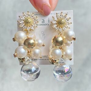 ひまわり ジルコニア ゴールド パール ガラスドーム 水 揺れる 大ぶり フラワー 花 ブライダル ピアス イヤリング 白 金 虹