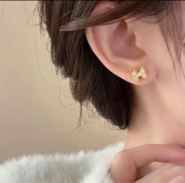 S925 ポスト H字 小さめ ピアス シンプル 高級感 おしゃれ 上品 華やか 可愛い