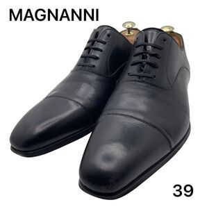 【美品】MAGNANNI マグナーニ ビジネスシューズ ストレートチップ 39 ブラック レザー 超定番 レア 即日発送 送料無料