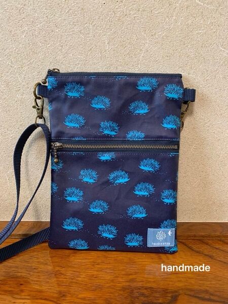 ハンドメイド お散歩ミニポシェット ハリネズミたちネイビー