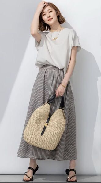 【新品未使用タグ付き】23区 フレンチスリーブ Tシャツ カットソー ブラウス トップス【値下げ交渉OK】