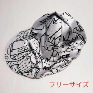 未使用品 猫プリント サイクルキャップ 白 フリーサイズ